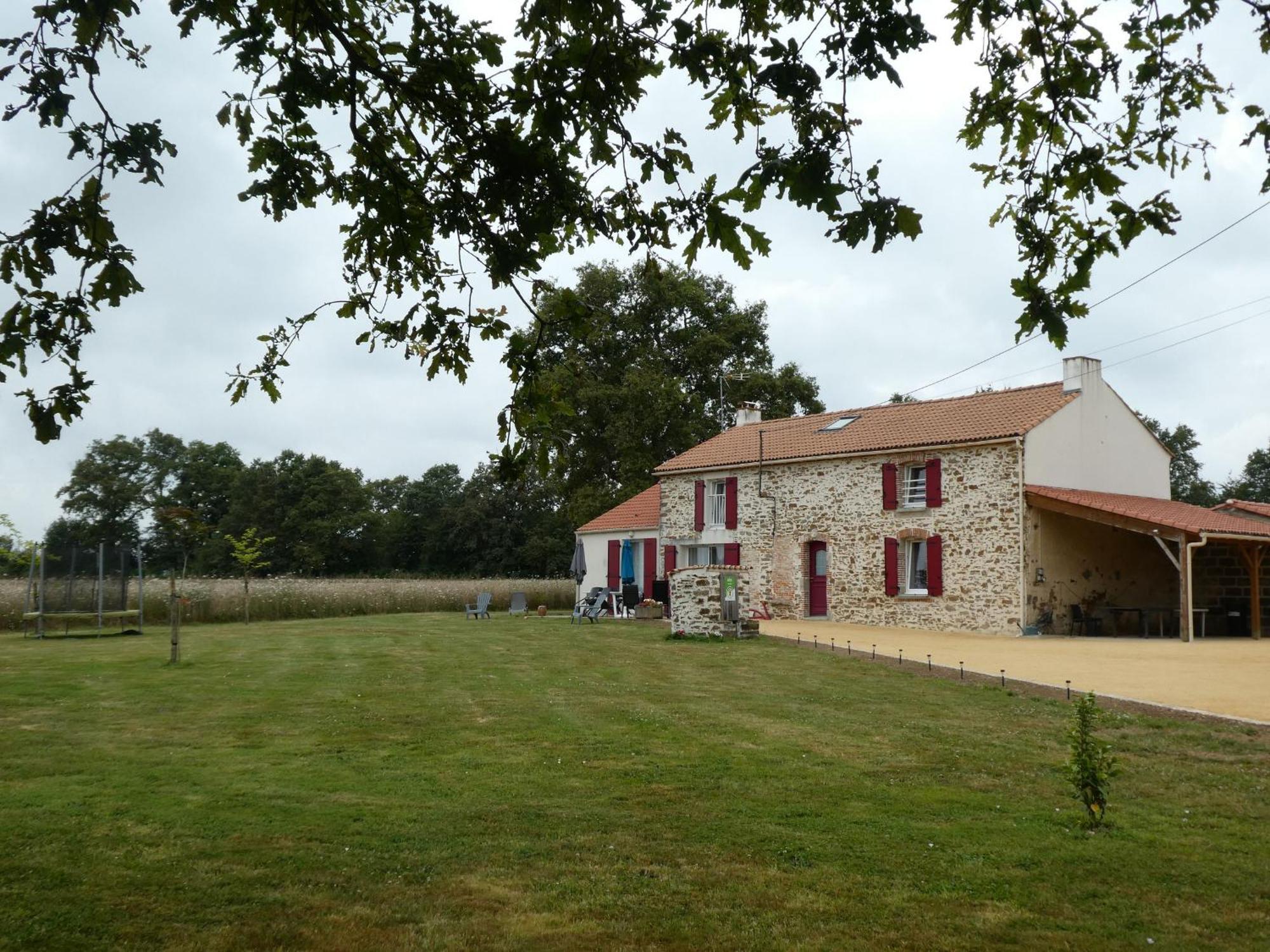 Maison Renovee En Pleine Campagne Avec Terrain, Terrasse Et Equipements Familiaux - Fr-1-426-157 Villa La Roche-sur-Yon Exterior photo